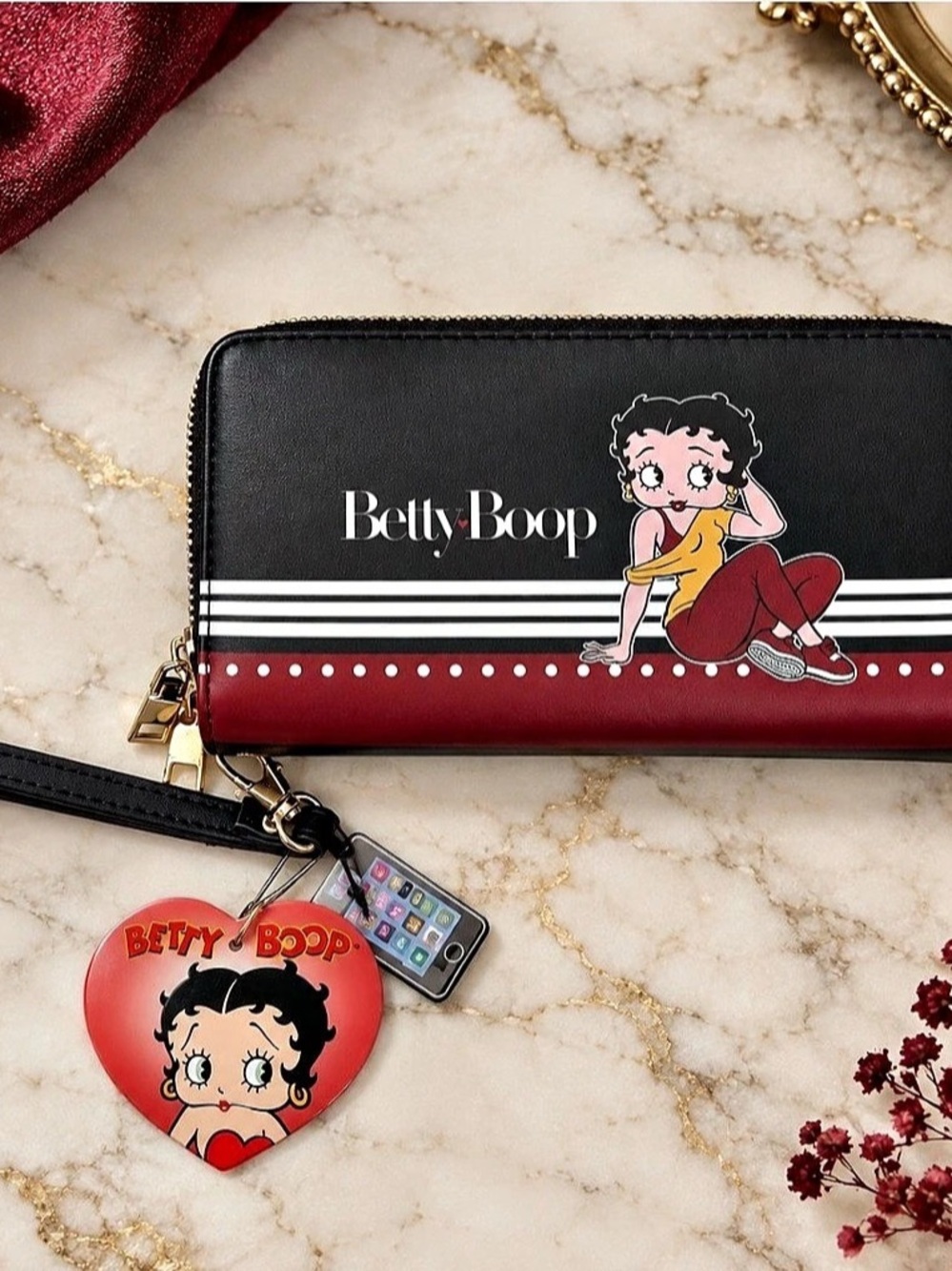 Betty Boop Zip Wallet in Black & Red Like New